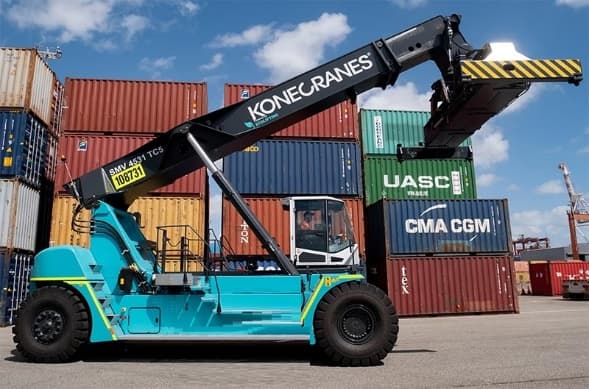Reach stacker training